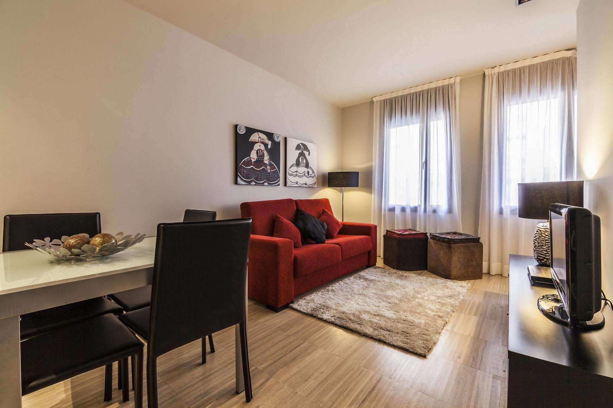 เอ็มเอช อพาร์ตเมนต์ ซานเปา Apartment บาร์เซโลนา ภายนอก รูปภาพ