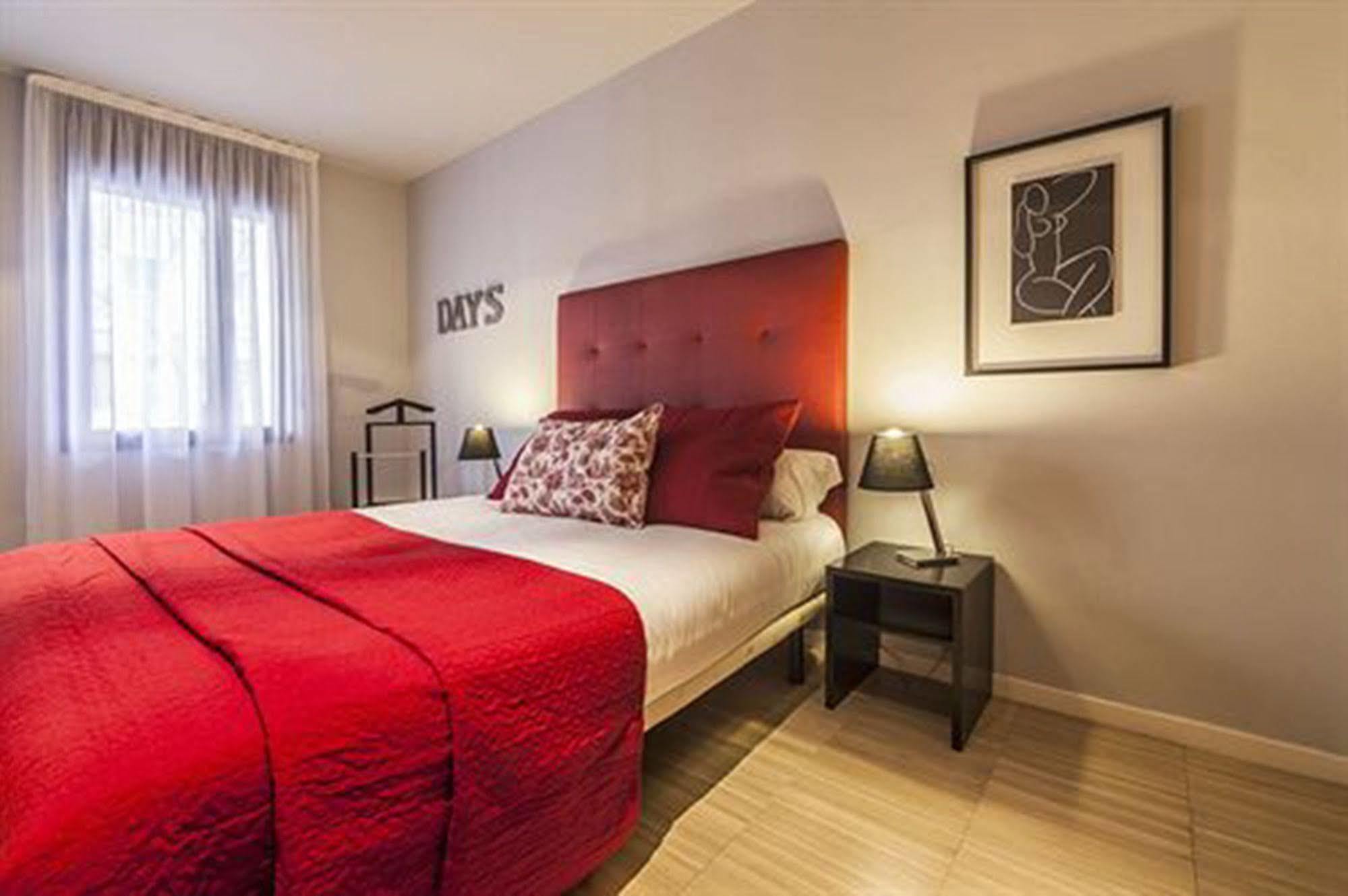 เอ็มเอช อพาร์ตเมนต์ ซานเปา Apartment บาร์เซโลนา ภายนอก รูปภาพ