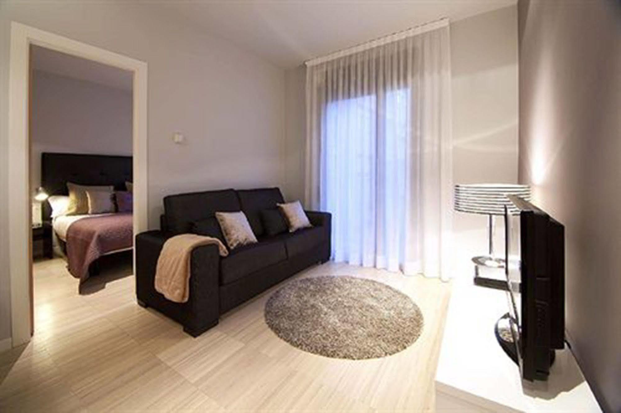 เอ็มเอช อพาร์ตเมนต์ ซานเปา Apartment บาร์เซโลนา ภายนอก รูปภาพ
