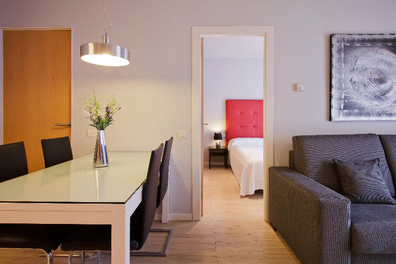 เอ็มเอช อพาร์ตเมนต์ ซานเปา Apartment บาร์เซโลนา ภายนอก รูปภาพ